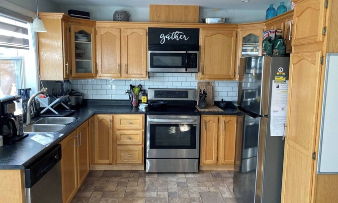 Terra Nova Bed & Breakfast | Marshall's Landing, Mount Pearl, NL - The convenience of city life living!