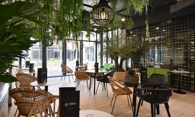 Centre Hotel | Discover Martin's Louvain-la-Neuve: Spa & Pool Amenities
