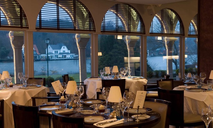 Genval Hotel | Elegant Martin's Château du Lac with Spa & Pool Access