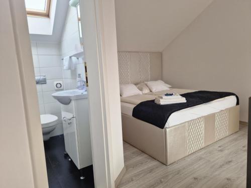 Gyula Apartment | Martina Apartman: Guest Rated 9.8 with Oceanfront Views