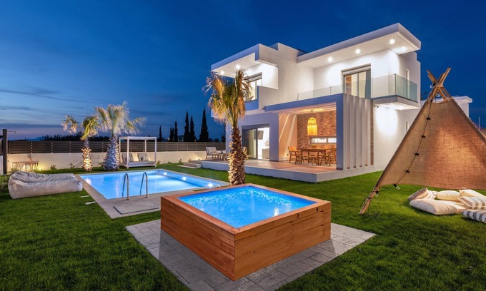 Petaloudes Villa | Discover Martinis Villas: Sofia Villa with Private Pool