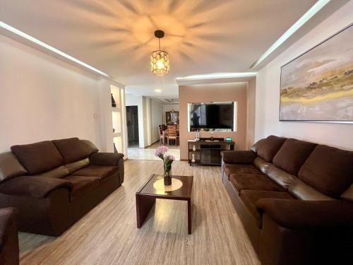 Loja Apartment | Guest Rated Martita's Home: Family-Friendly Retreat