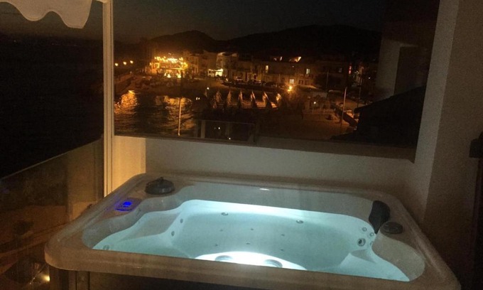 Santa Maria di Castellabate Apartment | Martuscelli Suite: Oceanfront Escape with Pool & Hot Tub