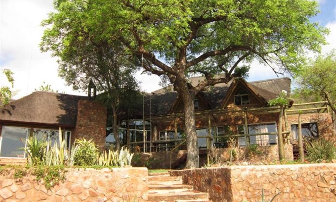 Thabazimbi House | Experience Marula Cottage Guest Lodge with Pool & Breakfast