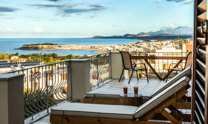 Atsipópoulon Apartment | Inviting Flat in Villa "ZINA" - Family-Friendly Getaway