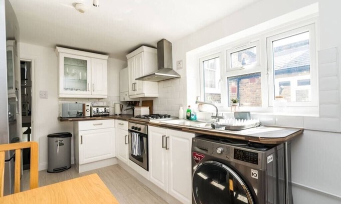 Peckham Apartment | Explore Marvellous Peckham: A City Break with Kitchen Access
