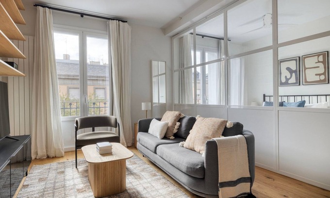 Moncloa - Arguelles Apartment | Inviting Argüelles 1BR Near Park & Plaza, Pet Friendly Stay