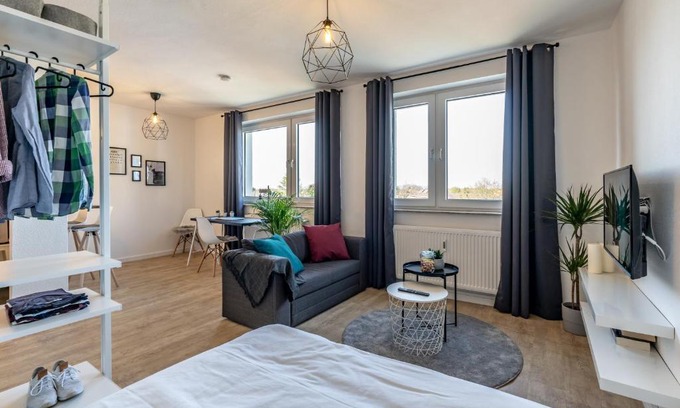 Celle Apartment | Cozy Studio with WIFI & NETFLIX at Marvlex #1