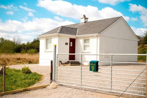 Lettermacaward House | Pet-Friendly Mary Jane's Cottage in Lettermacaward