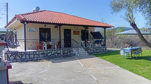 Olympiada House | Discover Mary's House: 200m from the Beach in Olympiada
