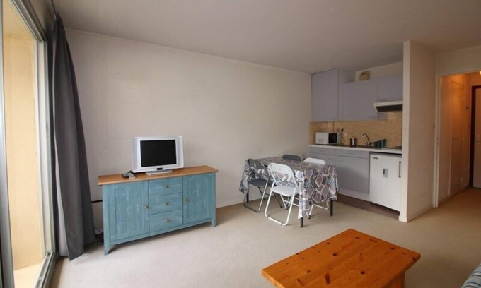 Hardelot-Plage Apartment | Cozy Studio Cabin with Balcony Steps from the Beach