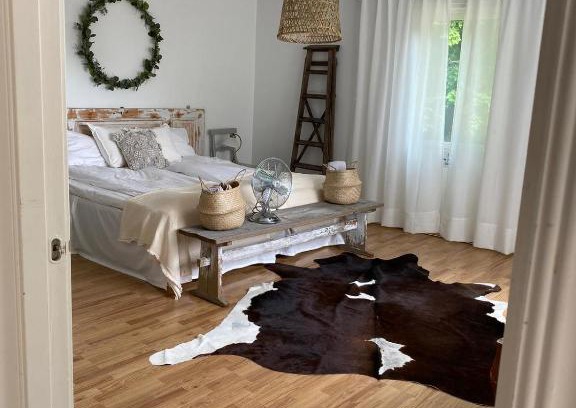 Hyggby House | Discover Marys Cafe & Butik: Pet-Friendly Getaway
