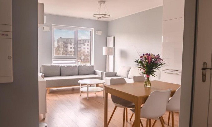 Bialoleka Apartment | Top-Rated Marywilska Apartment: Pet & Child Friendly Stay