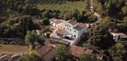 Canyelles Villa | Discover Masía Cal Simó: Ideal for Retreats and Celebrations