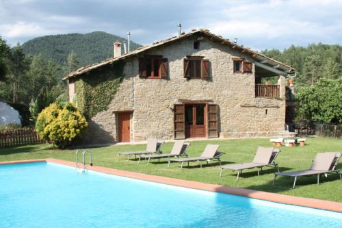 Borreda House | Explore Masía Rural El Pati: Family-Friendly Retreat