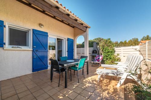 Saint-Cyprien Plage House | Discover Mas Bleu: Family-Friendly Retreat with Pool Access
