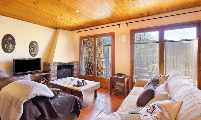 Das Other | Experience Mas Cal Gintó: Mountain Views & Private Terrace