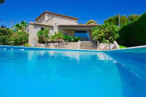 Carry-le-Rouet Villa | Modern 3-Star Hotel with Pool, Steps from the Ocean
