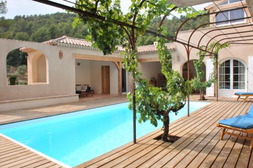 Evenos House | Relax in a Cozy Retreat with Private Pool at St Baume