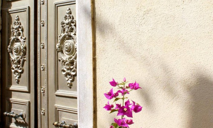 Portiragnes House | Exceptional Mas de Bellegou B&B with Restaurant & Breakfast