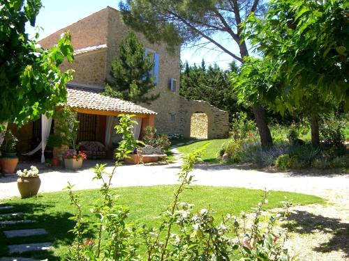 Puyvert Bed & Breakfast | Discover Mas de Foncaudette: Poolside Oceanfront Retreat