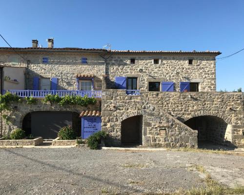Joyeuse House | Inviting Mas de Guilhaumon with Family-Friendly Amenities