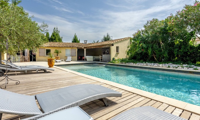 Vallabregues Other | Relax at Mas de l'Ilon: Pool, Spa & 9 Luxurious Bedrooms