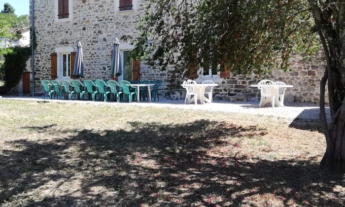 Gagnieres Cottage | Relax at Mas de la Châtaigneraie: Gîtes Near Vallon Pont d'Arc