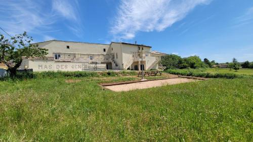 Laurac-en-Vivarais House | Mas Des Genêts