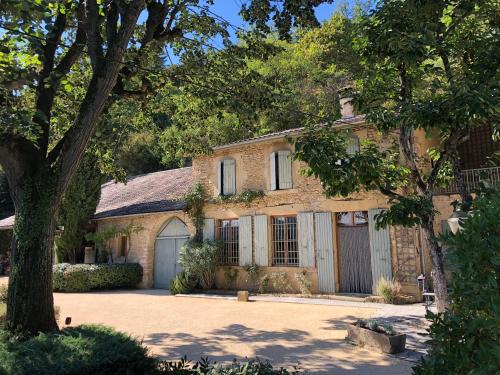 Charmes-sur-l'Herbasse House | Cozy Gîte Rose at Mas des Poutres with Ocean View