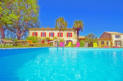 Lamotte-du-Rhone House | Discover Mas du Fer à Cheval: 4-Star Oceanfront Retreat