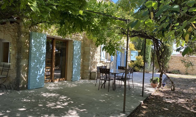 Aubignan Villa | Idyllic Mas in Aubignan with Pool and Ocean Views