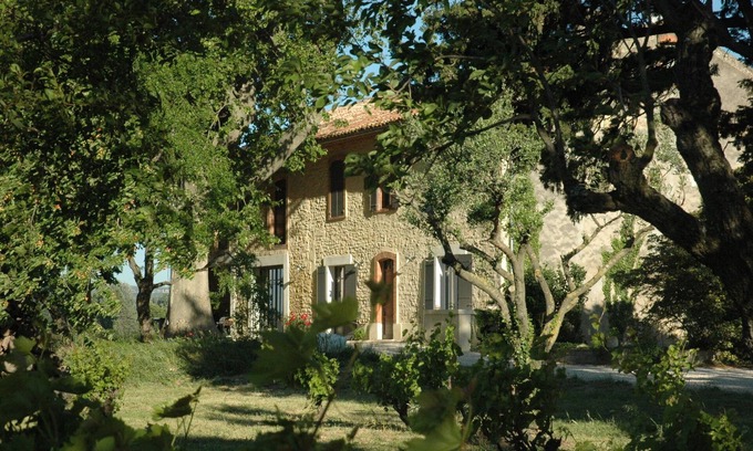 Caderousse Other | Tranquil Mas in Provence Nestled Among Breathtaking Vineyards