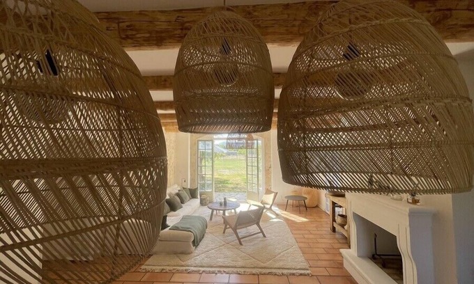 Mallemort House | Ideal Mas la Pradelle Retreat for 12 Near Luberon