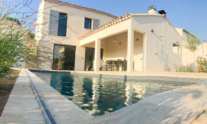 Malaucene House | Mas Partout: Oceanfront Getaway with Spa and Pool Access