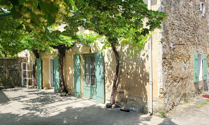 Carpentras House | Discover Mas Provençal Near Mont Ventoux: Family & Pet Welcomes