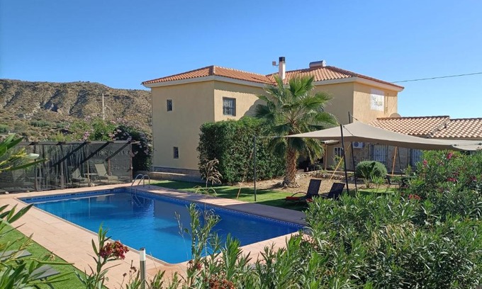 Huercal-Overa Bed & Breakfast | Relax at Casa Rural Mas Solana with Oceanfront Amenities