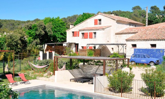 Entrechaux House | Discover Mas Tour du Monde: Family-Friendly Haven