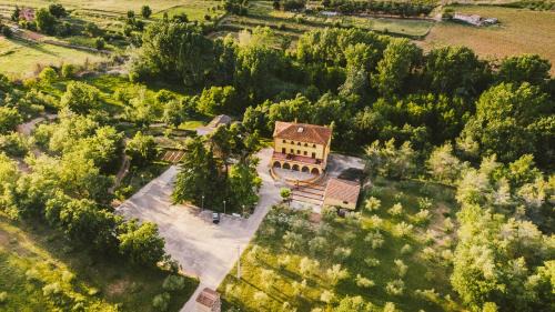 Falset Bed & Breakfast | Adults Only Retreat at Mas Trucafort with Restaurant