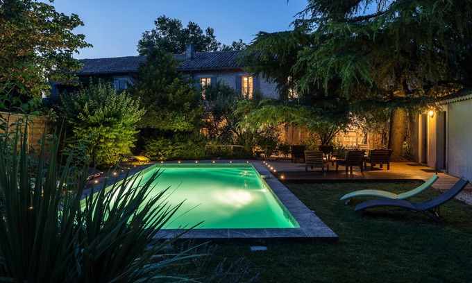 Saint-Etienne-du-Gres Hotel | Eco-Friendly Retreat at Mas Vidau Porte des Alpilles