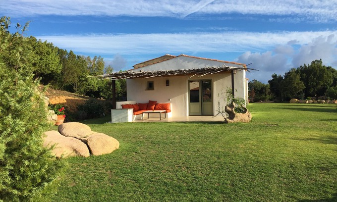 Arzachena House | Relaxing Retreat at Mascaratu Country Houses, Rated 10/10
