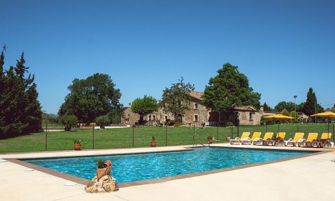 Caldes de Malavella House | Indulgent Masia Can Solà Gros: Family & Pet-Friendly Retreat