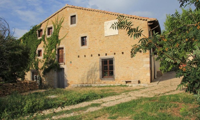 Vilafranca House | Masia MATUTANO: Pet-Friendly Retreat with Ocean View