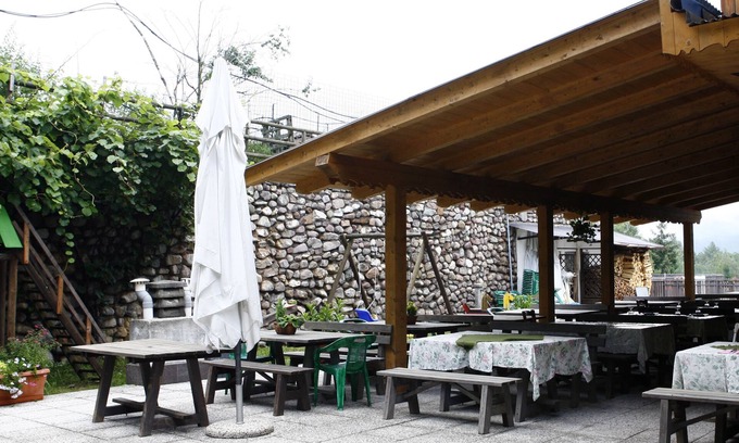 Baselga di Pine House | Discover Maso La Vecchia Quercia: Family-Friendly Retreat
