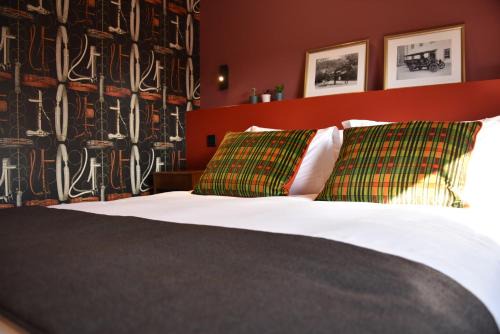 Gatehouse-of-Fleet Hotel | Discover Masonic Arms Gatehouse: Family-Friendly Retreat
