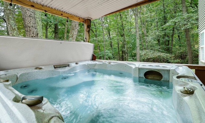 McGaheysville House | Inviting Mountain Retreat with Hot Tub & Game Room Fun