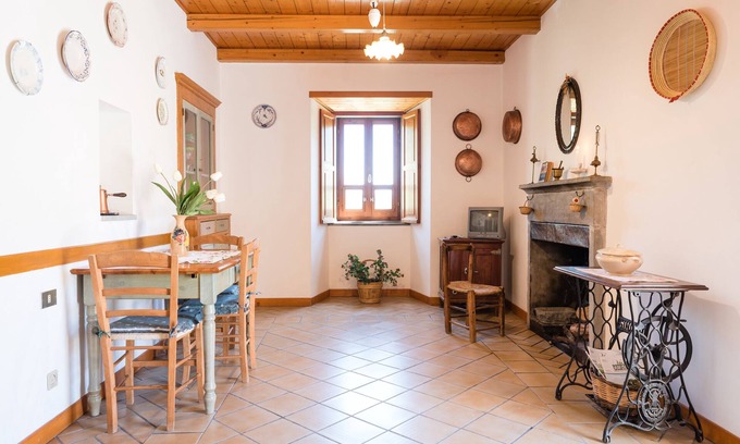 Agnone Bed & Breakfast | Family-Friendly Masseria Acquasalsa with Kitchen & Breakfast
