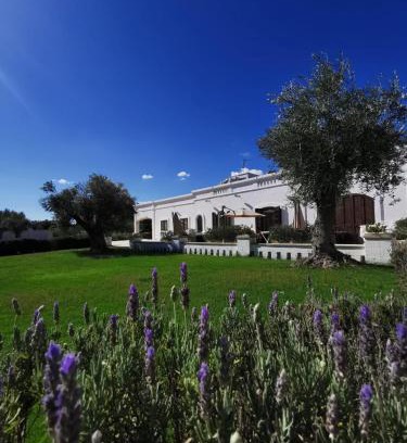 Macchia di Monte House | Discover Masseria Bianca di Puglia: 4-Star Retreat Awaits