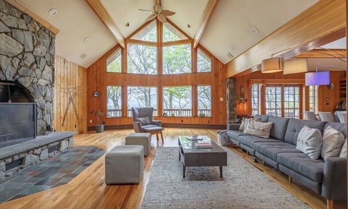 Poughquag House | Spacious 4,000 sq ft Chalet on 7 Acres Near NYC