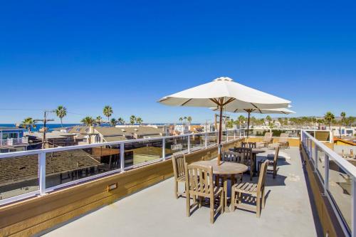 South Mission Beach House | Ocean View Beach Home with Rooftop and Pet-Friendly Options